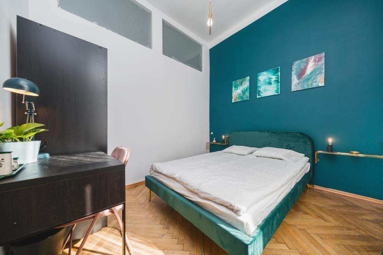 2 Bedroom Apartment Next To The Main Railway Station - By Upstairs คราคูฟ ภายนอก รูปภาพ