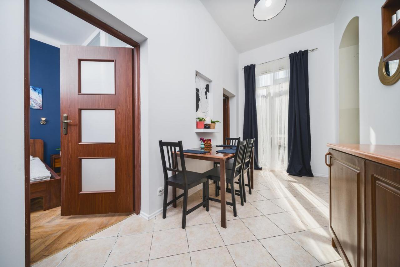 2 Bedroom Apartment Next To The Main Railway Station - By Upstairs คราคูฟ ภายนอก รูปภาพ