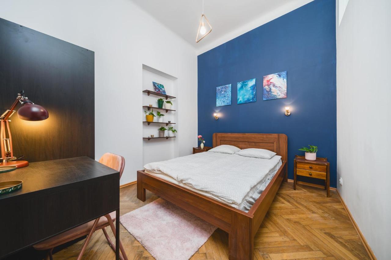 2 Bedroom Apartment Next To The Main Railway Station - By Upstairs คราคูฟ ภายนอก รูปภาพ